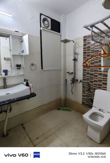 Master Bedroom in 6 BHK Independent House at RWA Apartments Sector 50, Sector 50 – for Rent