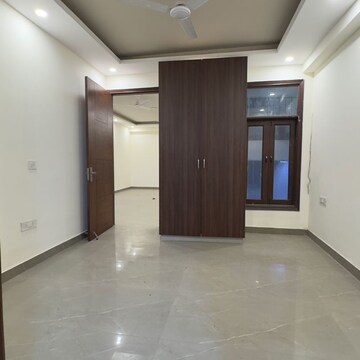 Room in 3 BHK Builder Floor at Chattarpur – for Rent