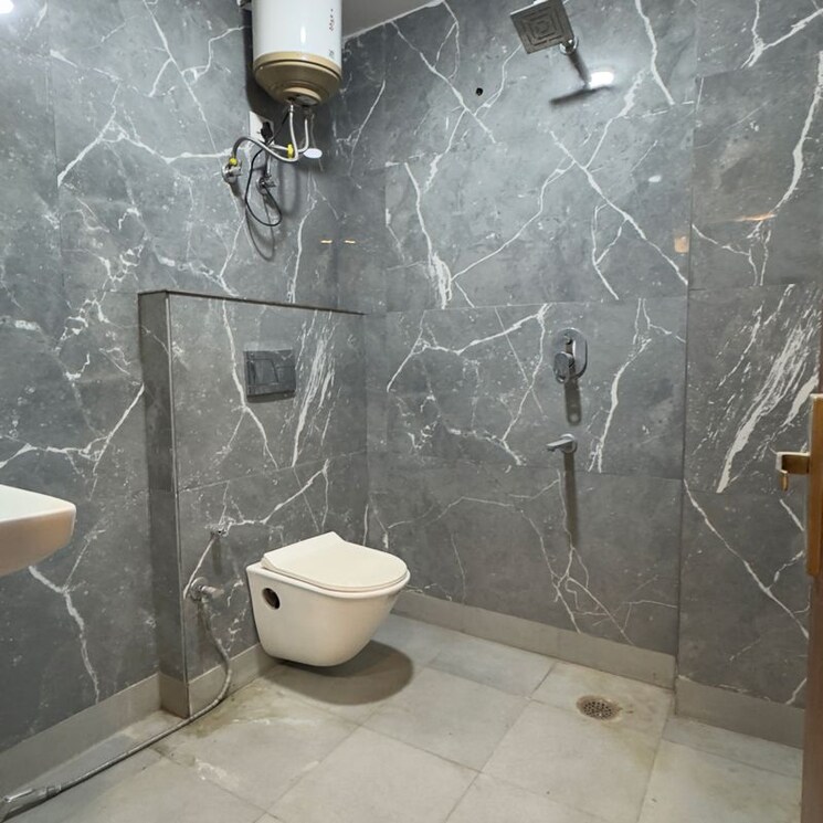 Bathroom, chattarpur 3 Bedroom 1250 Sq.Ft. Builder Floor In Chattarpur Delhi 9763601