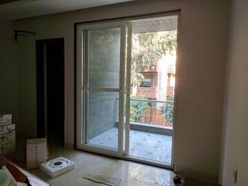 Room in 4 BHK Builder Floor at Dlf Phase I – for Sale