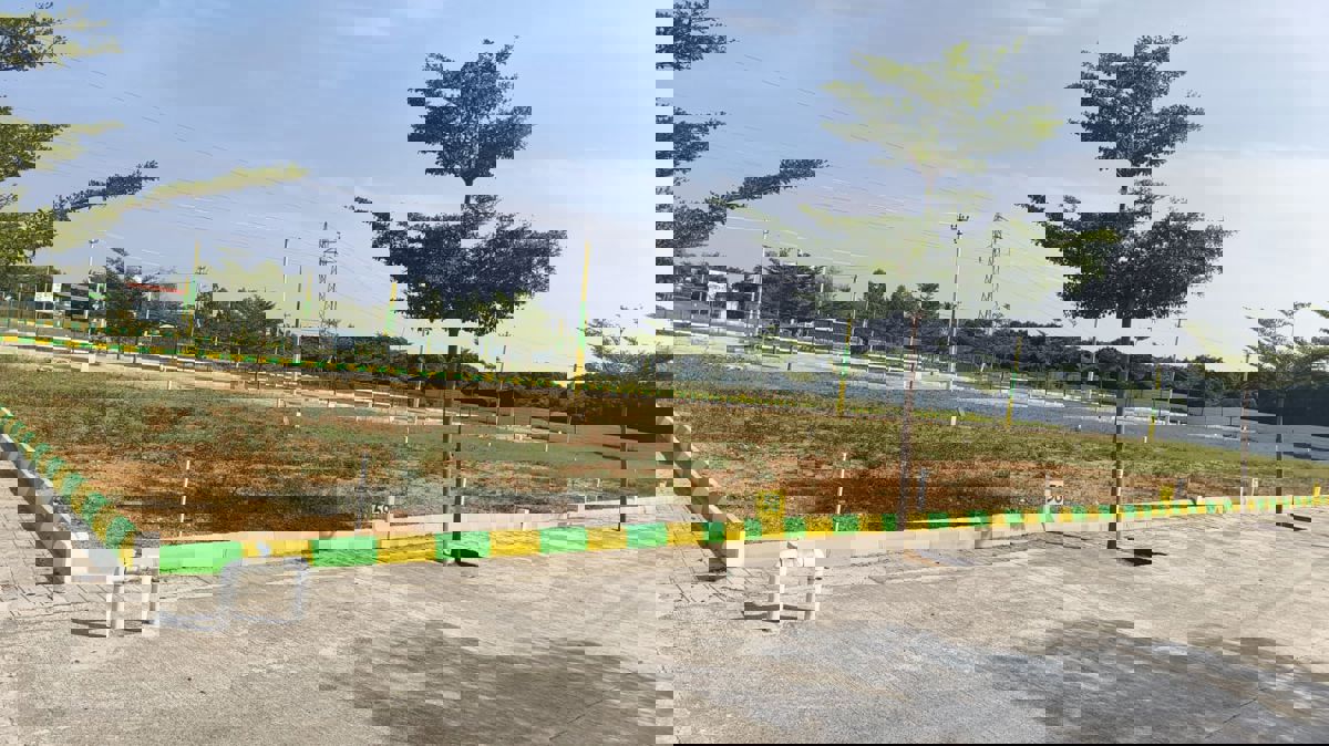 Plot For Sale in Mullur