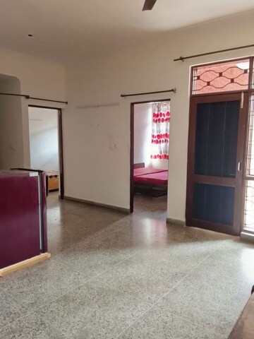 Room in 2 BHK Apartment at Sector 4 – for Rent