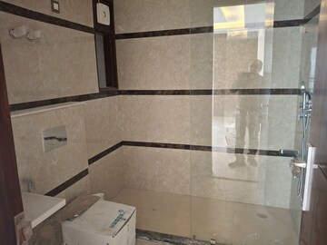 Furnished Amenities in 4 BHK Builder Floor at Sector 46 – for Sale