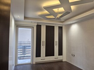 Room in 4 BHK Builder Floor at Sector 46 – for Sale