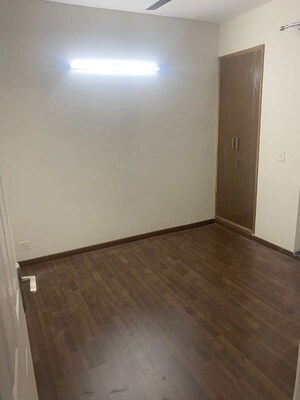 Room in 3 BHK Apartment at BPTP Parkland Pride, Sector 77 – for Rent