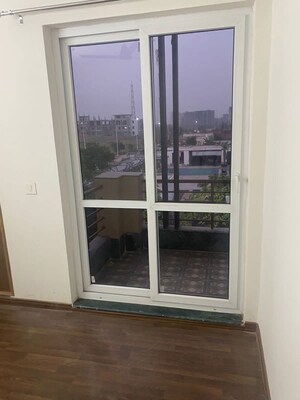 Room in 3 BHK Apartment at BPTP Parkland Pride, Sector 77 – for Rent