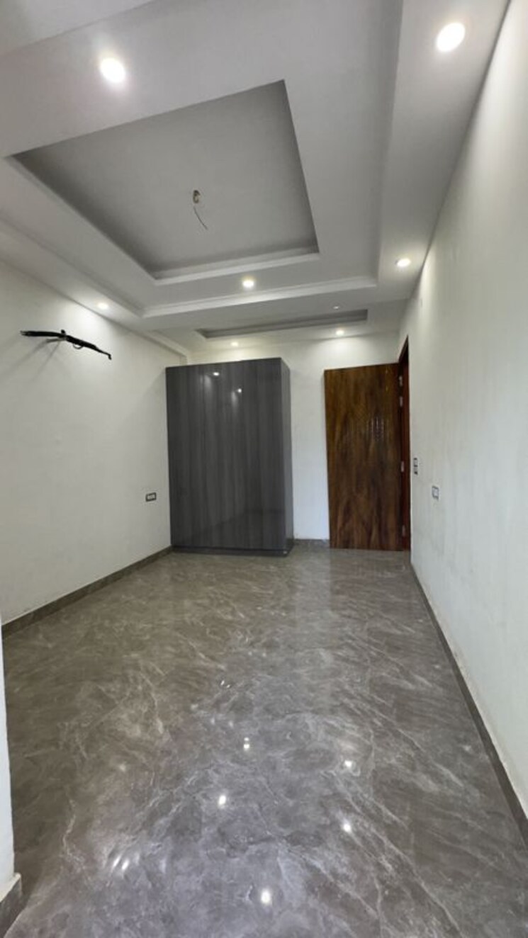 Room, chattarpur 3 Bedroom 1300 Sq.Ft. Apartment In Chattarpur Delhi 9764029