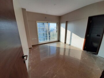 Room in 2 BHK Apartment at Andheri CHS, Andheri West – for Rent