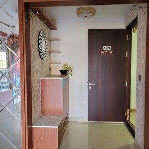 Room in 4 BHK Apartment at Prestige Falcon City, Konanakunte – for Rent