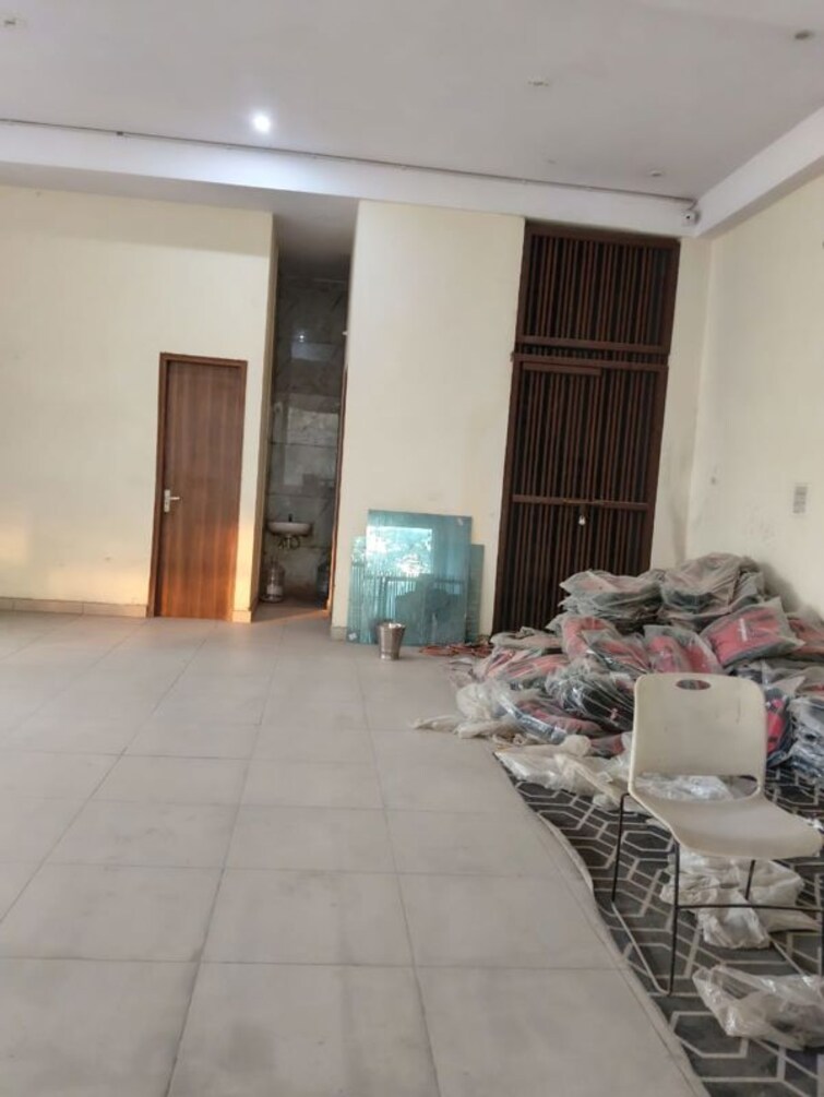 Living Room, naraina industrial area phase 1 Commercial Office Space 2700 Sq.Ft. In Naraina Industrial Area Phase 1 Delhi 9763899