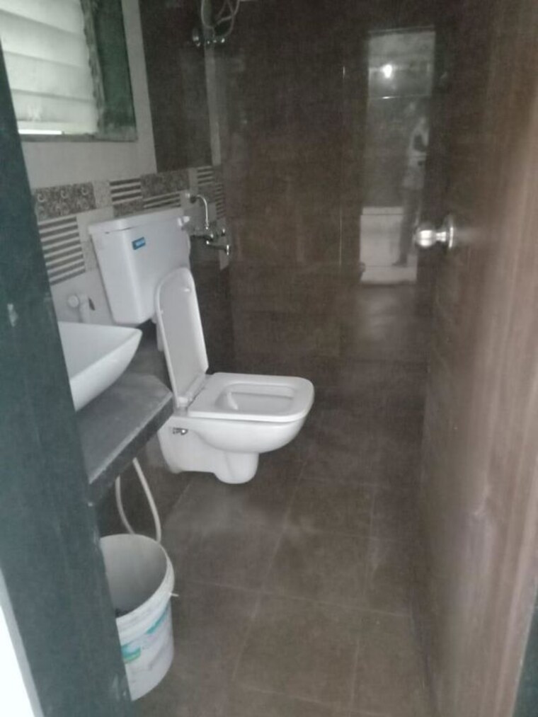 Bathroom, andheri-chs 2 Bedroom 570 Sq.Ft. Apartment In Andheri West Mumbai 9764134