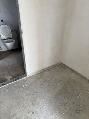 Room in 3 BHK Apartment at Mahim – for Rent