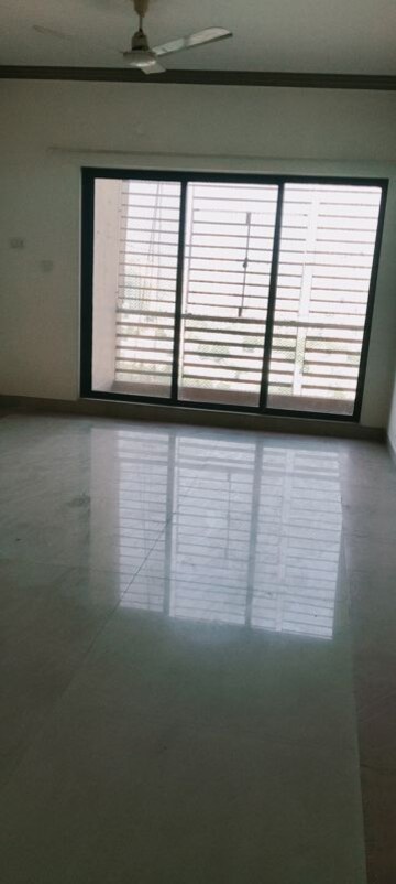 Room in 2 BHK Apartment at Sahyadri Apartment Malad, Malad East – for Sale