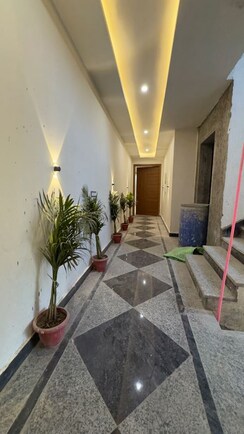 4 BHK + Servant Room Apartment For Rent in Chattarpur