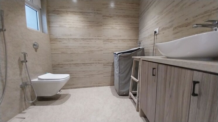 Bathroom, juhu-azad-nagar-chs 3 Bedroom 1070 Sq.Ft. Apartment In Andheri West Mumbai 9764291