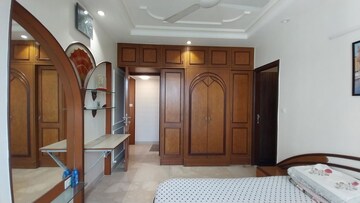 Bedroom in 3 BHK Apartment at Juhu Azad Nagar CHS, Andheri West – for Rent