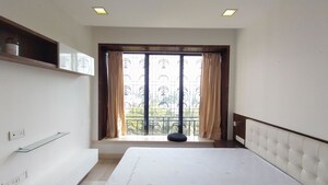 Room in 3 BHK Apartment at Juhu Azad Nagar CHS, Andheri West – for Rent