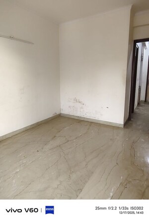 Room in 3 BHK Independent House at Super MIG, Sector 105 – for Rent