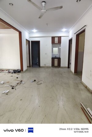 Room in 3 BHK Independent House at Super MIG, Sector 105 – for Rent