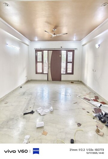 Room in 3 BHK Independent House at Super MIG, Sector 105 – for Rent