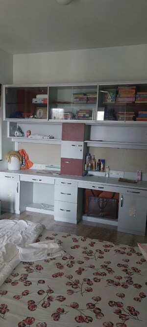 Room in 4 BHK Apartment at Hiranandani Estate Evelina, Ghodbunder Road – for Rent