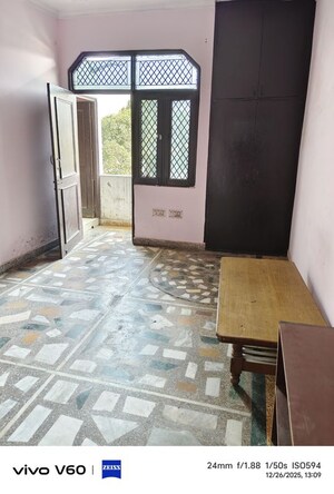 Room in 1.5 BHK Independent House at Sector 49 – for Rent