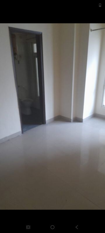 Room in 3 BHK Apartment at Mahagun Moderne, Sector 78 – for Rent