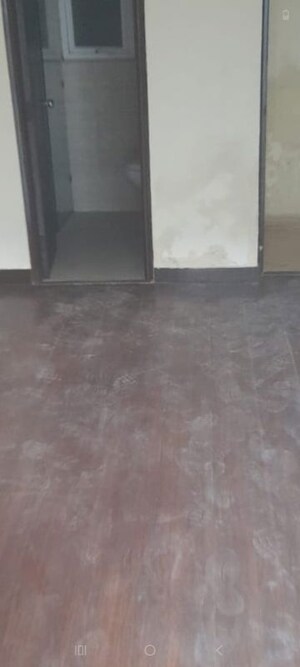 Room in 3 BHK Apartment at Mahagun Moderne, Sector 78 – for Rent