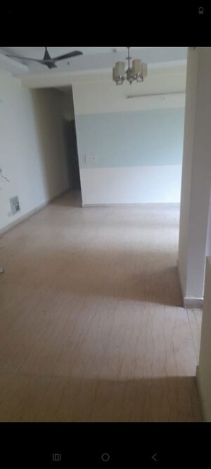 Room in 3 BHK Apartment at Mahagun Moderne, Sector 78 – for Rent