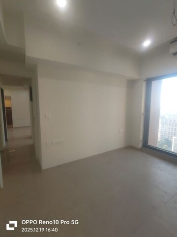 Room in 2 BHK Apartment at Kanakia Silicon Valley, Powai – for Rent