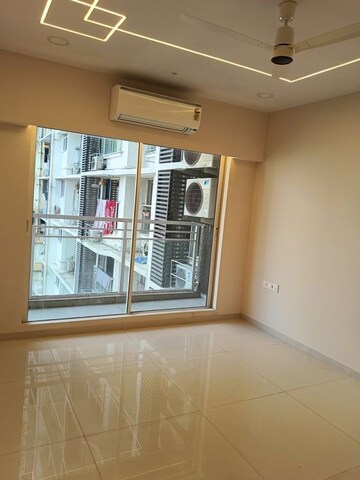 Room in 2 BHK Apartment at Sugee Atharva, Prabhadevi – for Rent