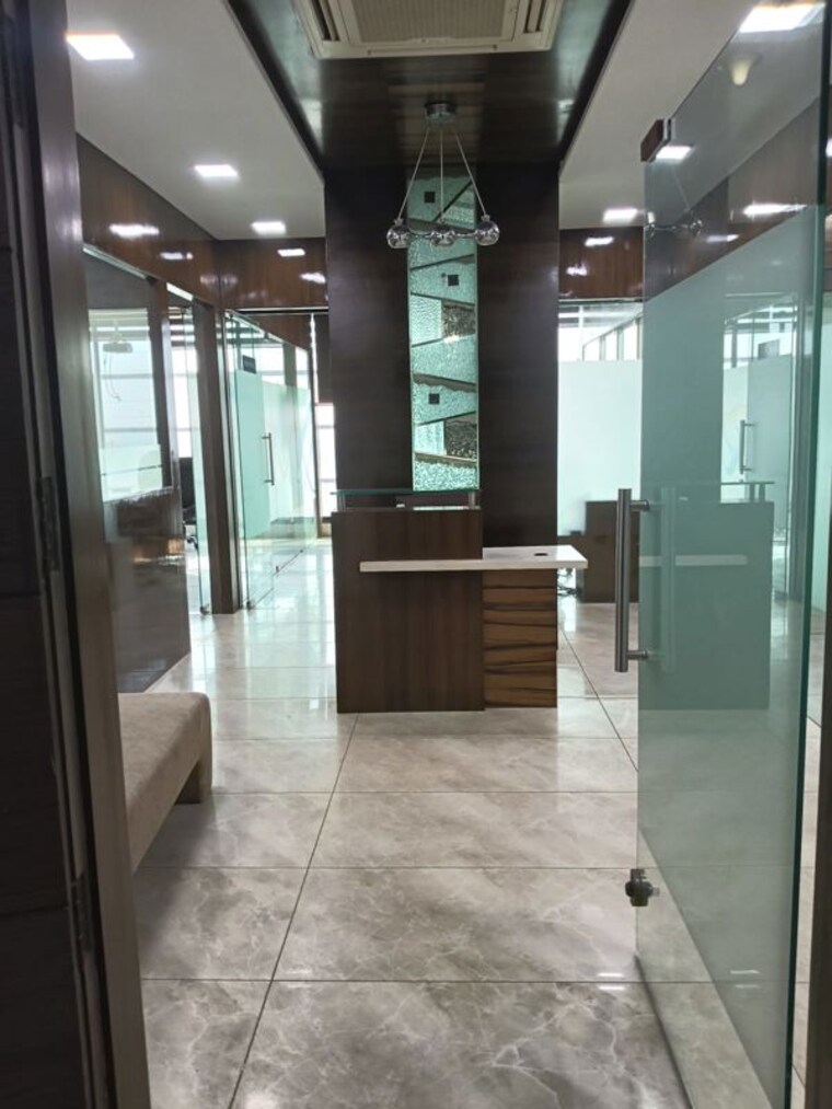 undefined, iscon-elegance Commercial Office Space 2477 Sq.Ft. In Prahlad Nagar Ahmedabad 9764376