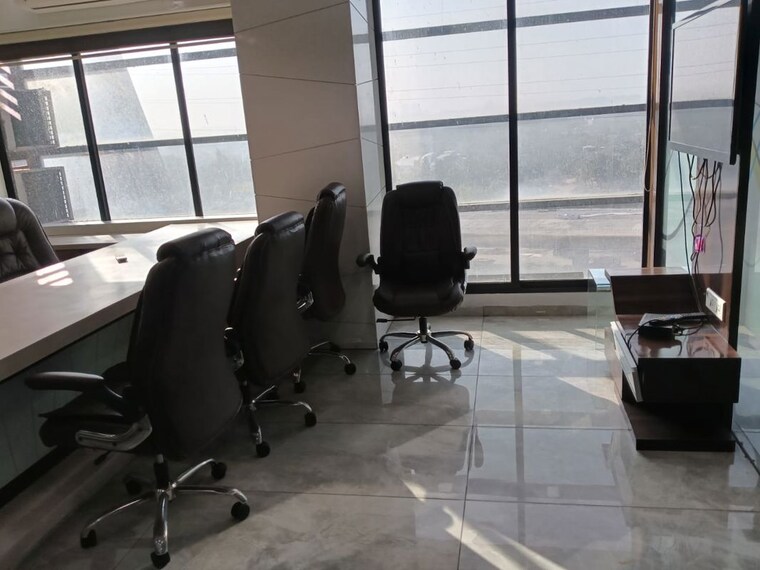  Parking, iscon-elegance Commercial Office Space 2477 Sq.Ft. In Prahlad Nagar Ahmedabad 9764376
