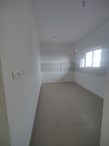 Room in 3 BHK Apartment at Prestige Beverly Hills, Kokapet – for Sale