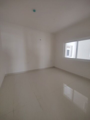 Room in 3 BHK Apartment at Prestige Beverly Hills, Kokapet – for Sale