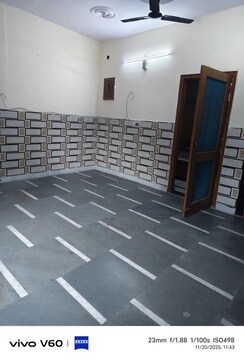 2 BHK Independent House For Rent in RWA Apartments Sector 41
