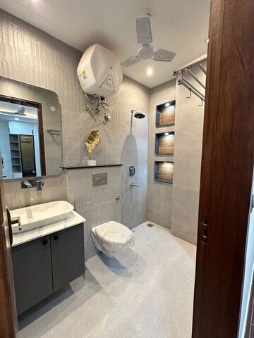 Master Bedroom in 3 BHK Builder Floor at BPTP Green Oaks, Sector 70a – for Sale