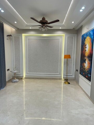 Building Lobby in 3 BHK Builder Floor at BPTP Green Oaks, Sector 70a – for Sale