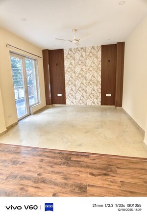 Room in 3 BHK Independent House at Tulip Mall, Sector 46 – for Rent