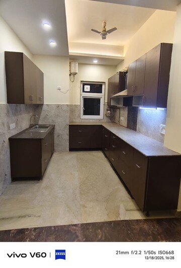 Kitchen in 3 BHK Independent House at Tulip Mall, Sector 46 – for Rent