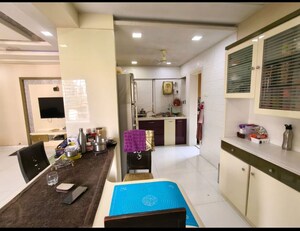 Room in 2 BHK Apartment at Dev Ashoka Apartment, Vartak Nagar – for Rent