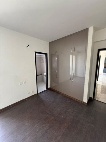 2 BHK Apartment For Rent in BPTP Discovery Park, Sector 80