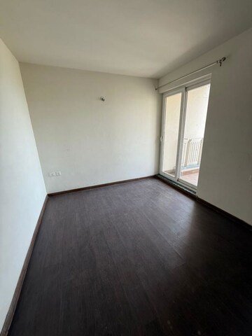 Room in 2 BHK Apartment at BPTP Discovery Park, Sector 80 – for Rent