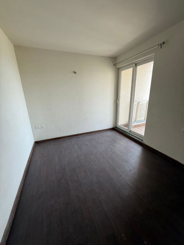 Room, bptp-discovery-park 2 Bedroom 1200 Sq.Ft. Apartment In Sector 80 Faridabad 9764488