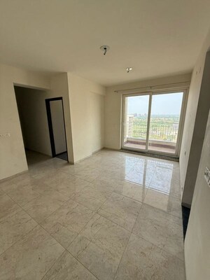 Room in 2 BHK Apartment at BPTP Discovery Park, Sector 80 – for Rent