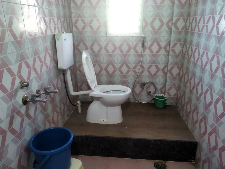 Bathroom, chingrighata 1 Bedroom 412 Sq.Ft. Apartment In Chingrighata Kolkata 4013133