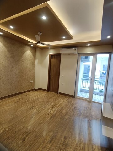 Room in 4 BHK Builder Floor at Ansal API Esencia, Sector 67 – for Sale