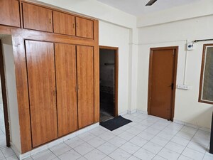 Room in 3 BHK Apartment at Maxcon Solanki Gulmohar, Begumpet – for Sale