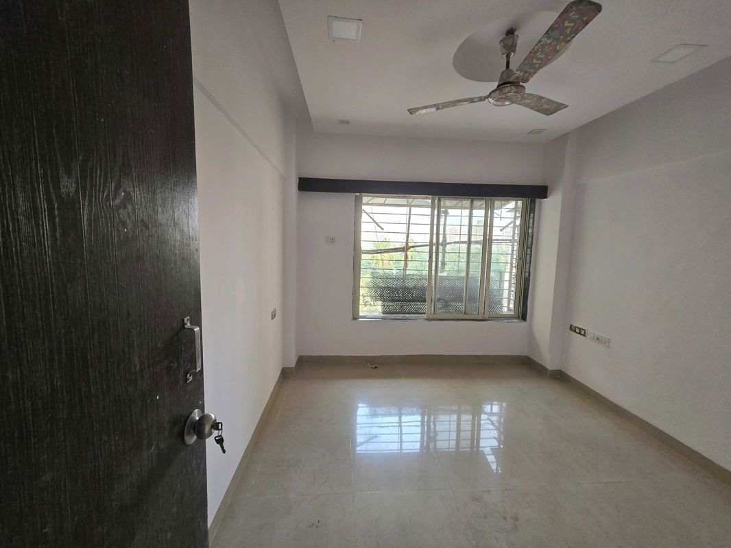 2 BHK + Extra Room Apartment For Rent in Parijat CHS Andheri West