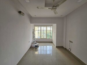 Room in 2 BHK Apartment at Parijat CHS Andheri West, Yari Road – for Rent